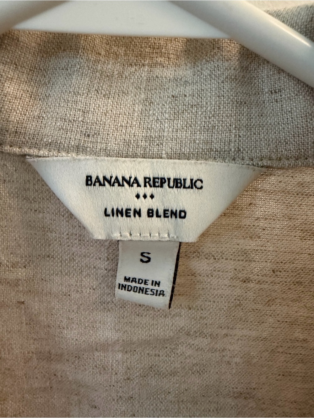 Banana Republic | women’s Linen Short-Sleeve Shirt - Picture 3 of 4